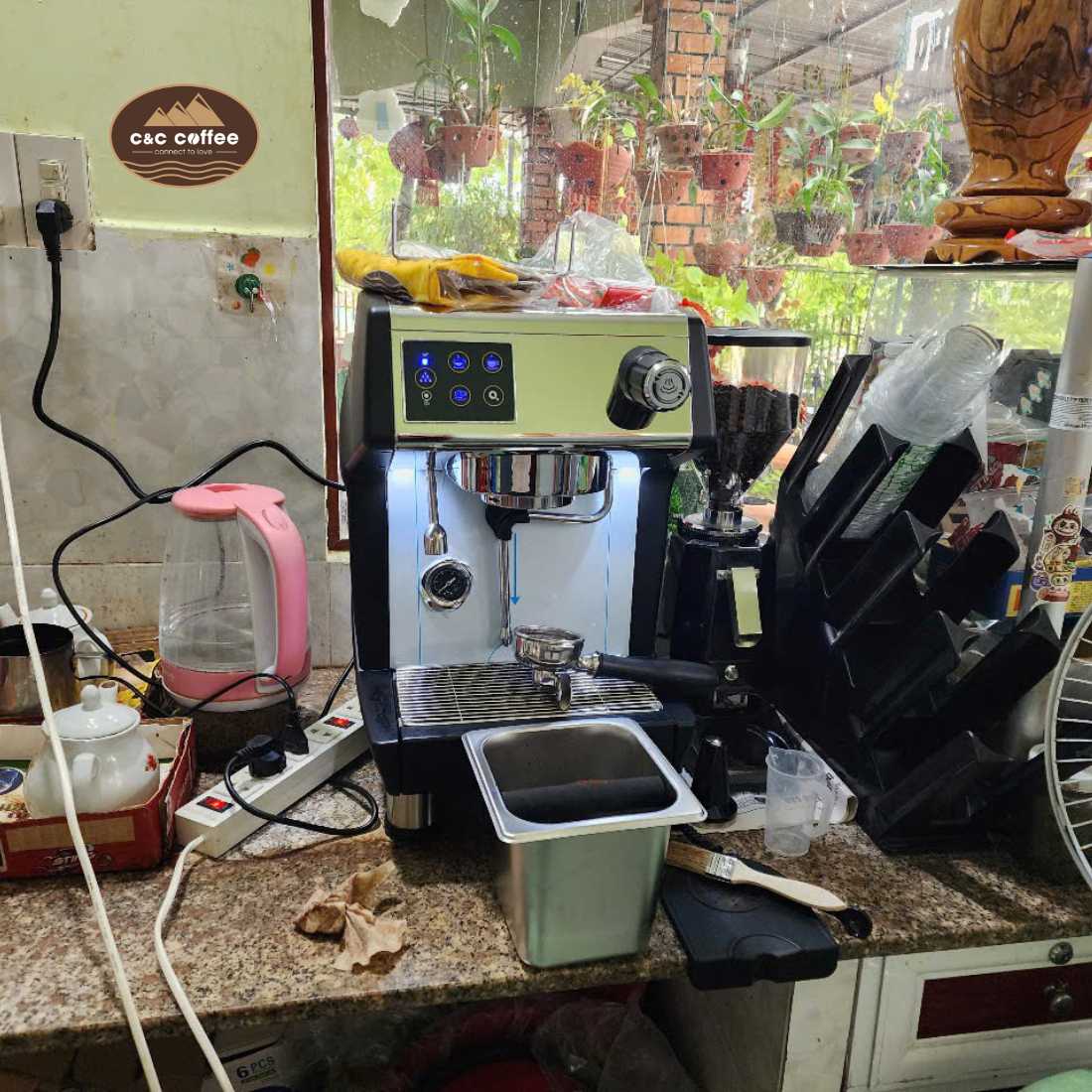 Đối tác chị Thuận ở Mũi Né Bình Thuận -Nhượng quyền xe cafe pha máy