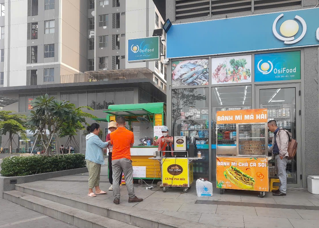 Chị Hải Yến một chủ quán cà phê nhỏ tại Bình Chánh, TP. HCM