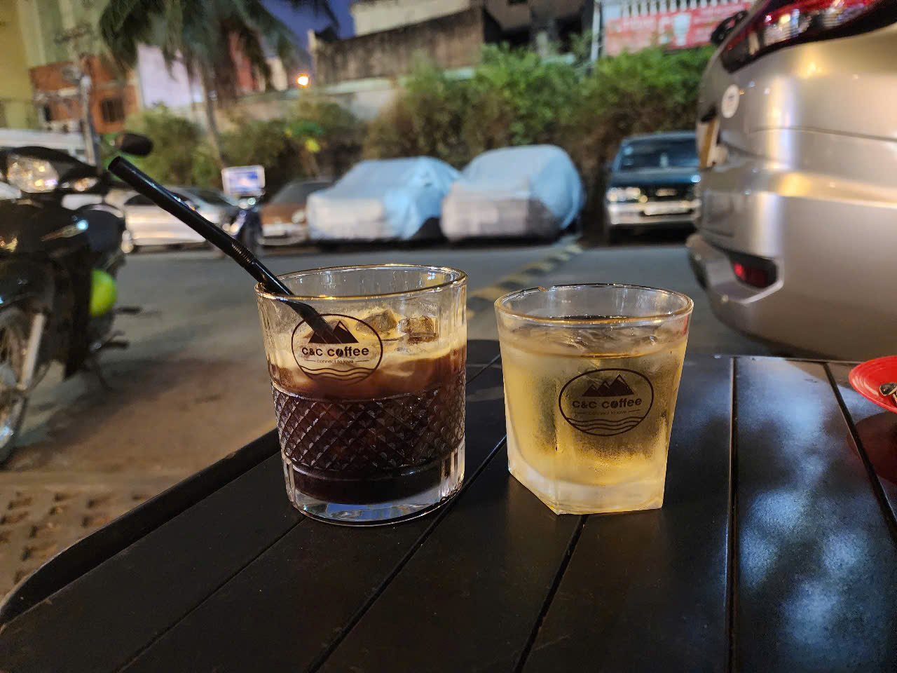Câu chuyện bên ly cà phê