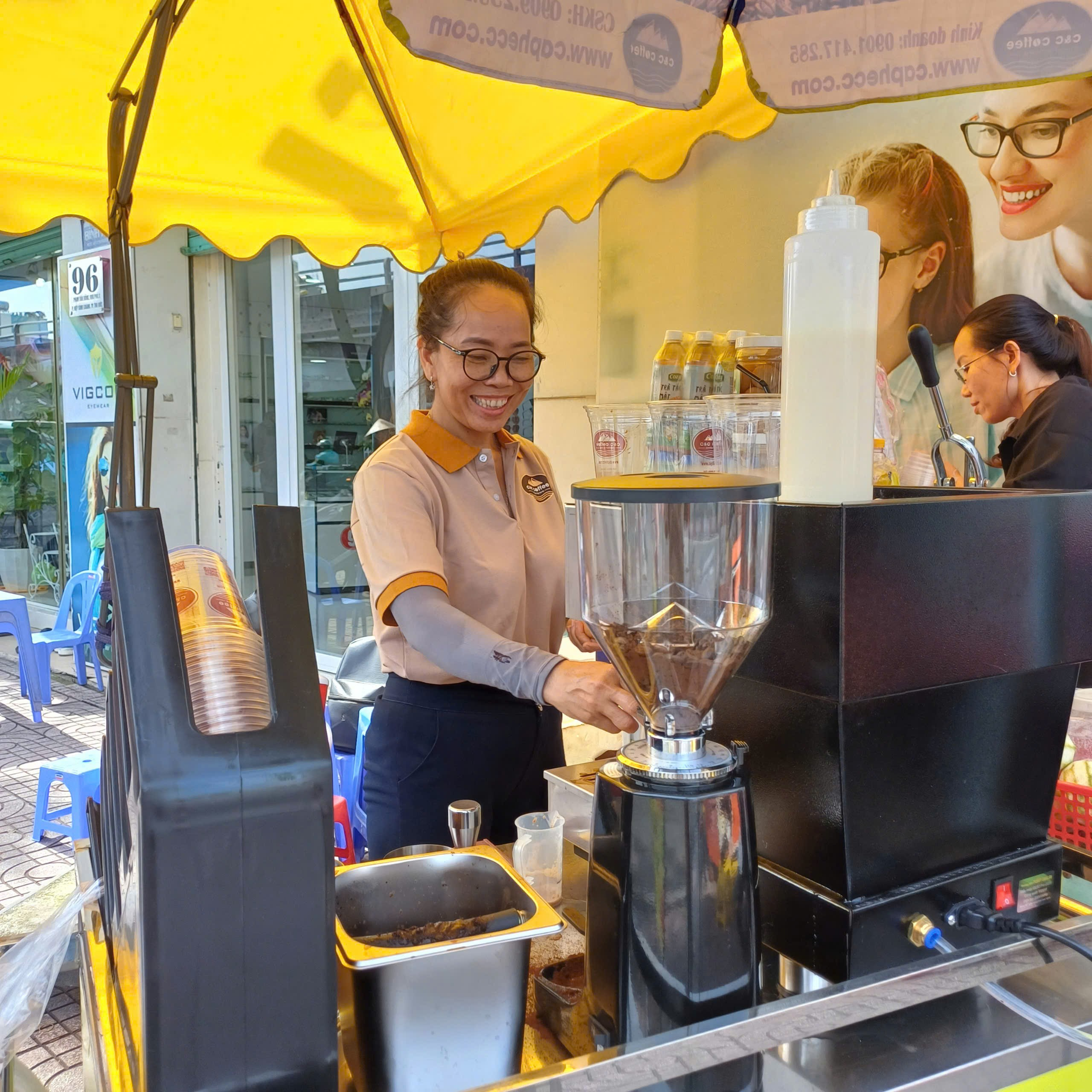Thanh xuân rực rỡ – Tuổi trẻ C&#038;C Coffee